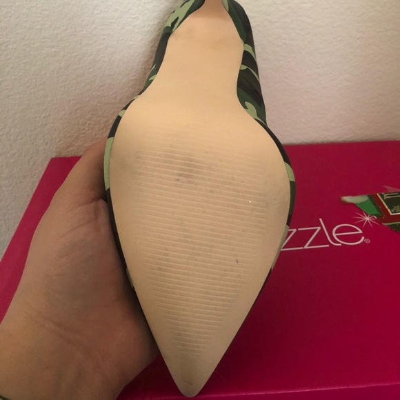 Heels - Picture 4 of 4